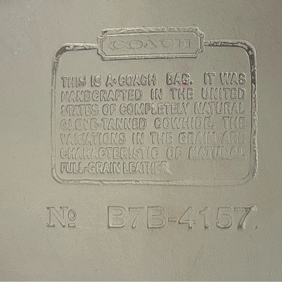 “Coach”
Small white leather purse - Picture 6 of 10